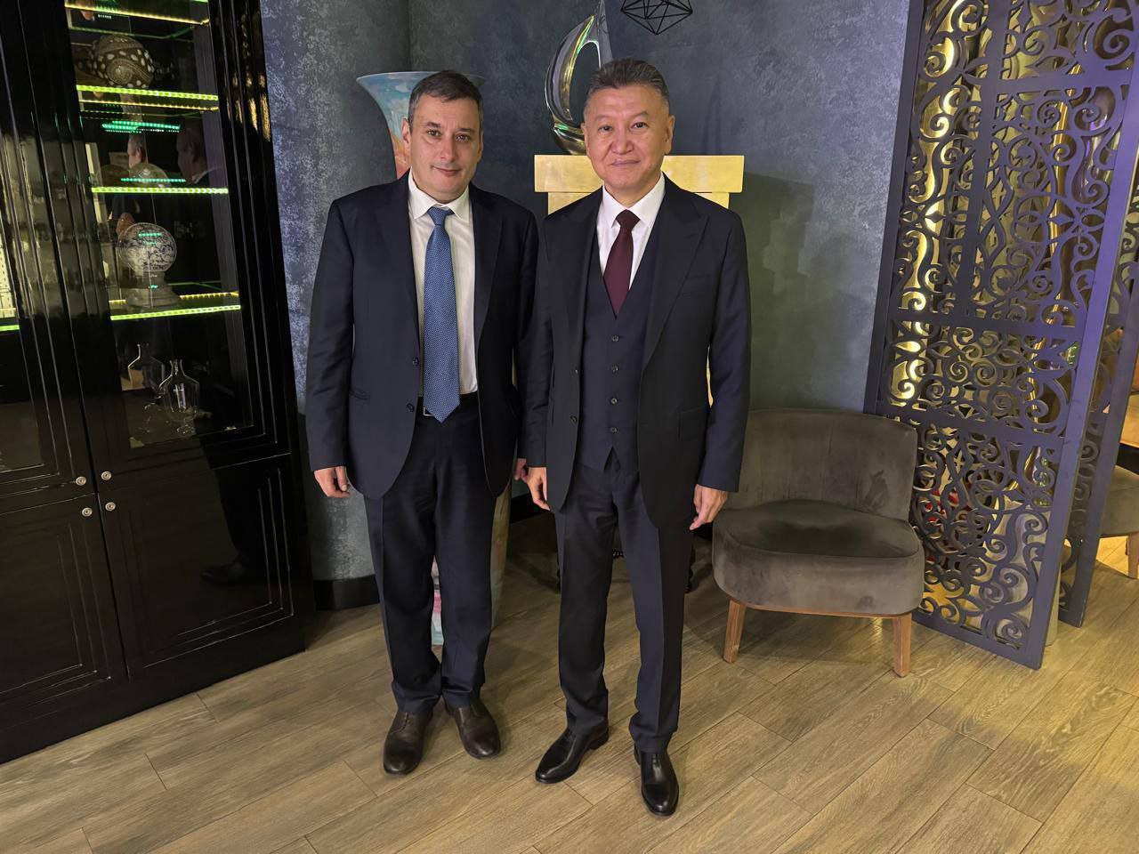 Александр Хинштейн договорился с Кирсаном Илюмжиновым о развитии шахмат в регионе