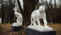 Губернатор поручил регулярно мыть скульптуры парка Пионеров после жалоб жителей