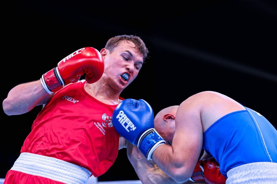 Студент ЮЗГУ, капитан сборной России по боксу Михаил Усов стал серебряным призером Первенства Европы среди юниоров в Армении