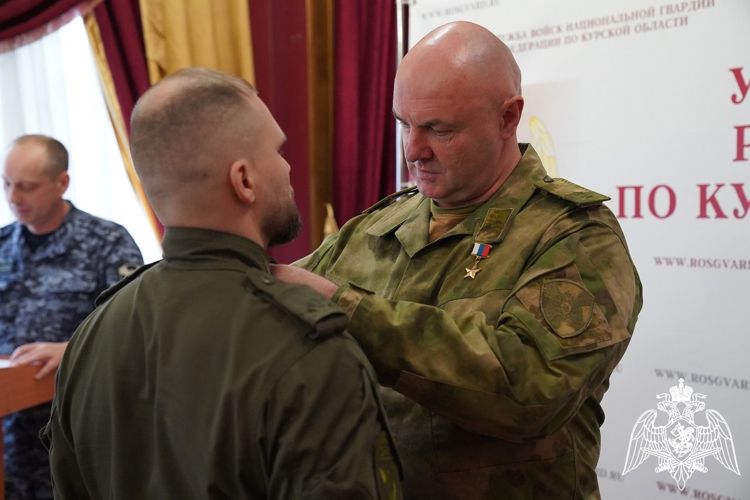 В Курске росгвардейцам вручили государственные награды