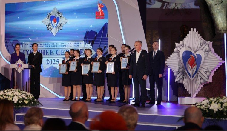 Организационный комитет Инициативы с 1 сентября по 1 декабря 2025 г. объявляет прием документов на награждение нагрудным знаком и символом «Горячее сердце»