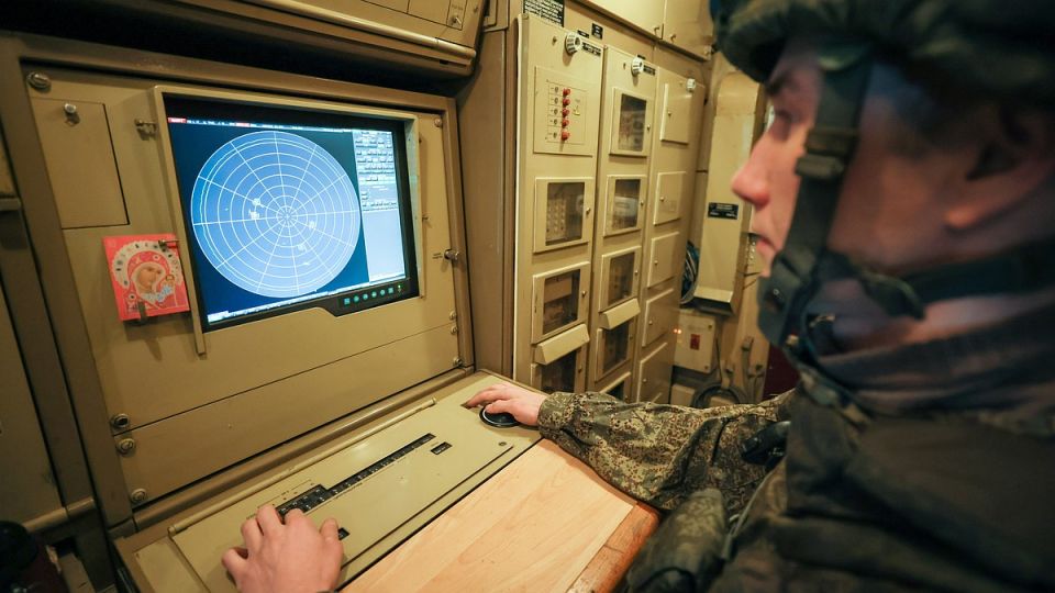 Силы ПВО за ночь сбили 130 украинских беспилотников над регионами РФ