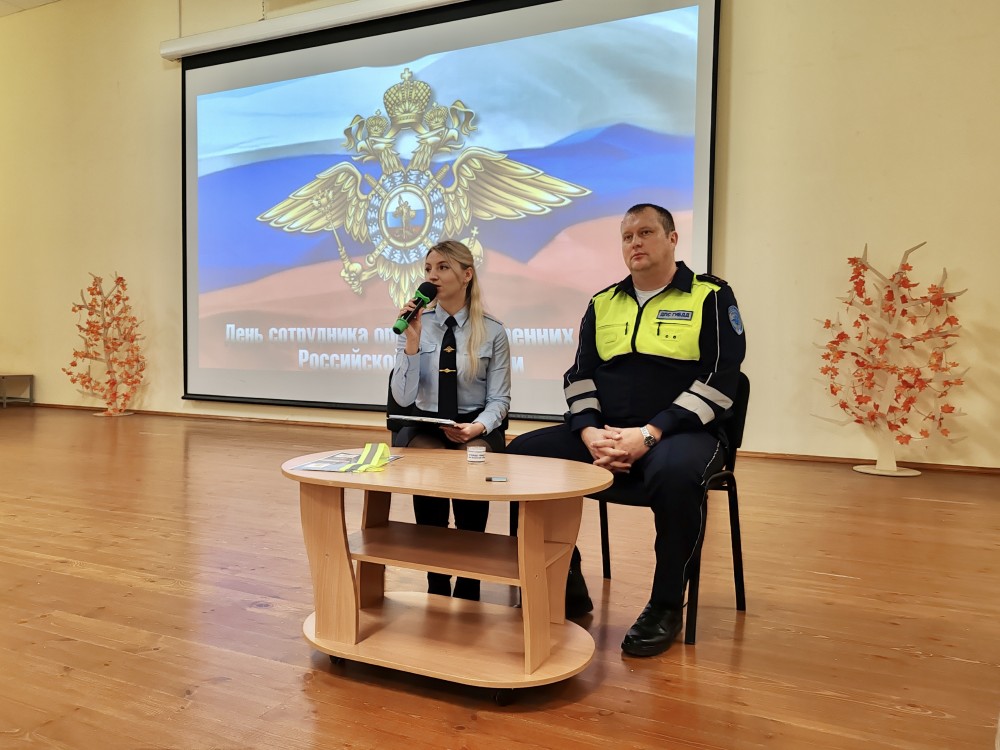 Сотрудники Железногорской Госавтоинспекции продолжают проводить краш-курсы