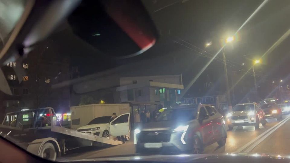 В центре Курска образовалась значительная пробка, существенно затруднившая движение транспорта