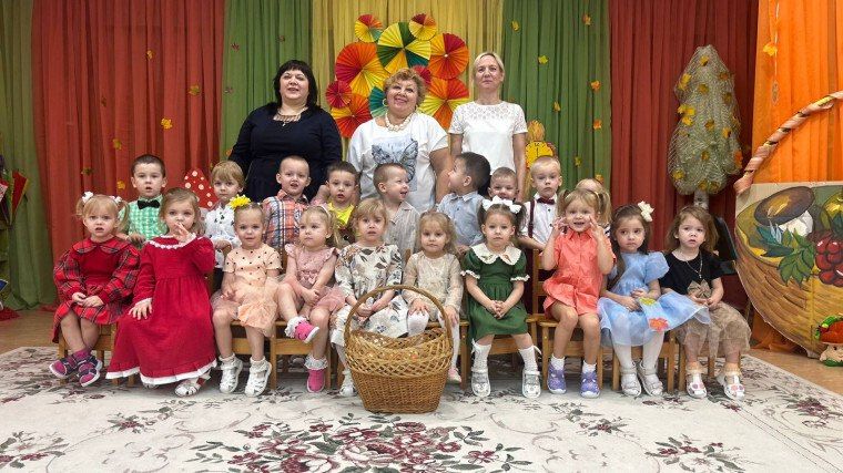 Каждую осень в нашем уютном детском саду №5 "Соловушка" проходят с родителями яркие праздники Осени