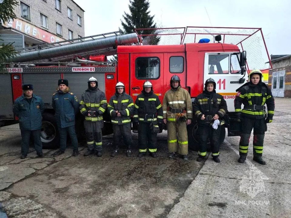 10 человек спасли при пожаре в Железногорске