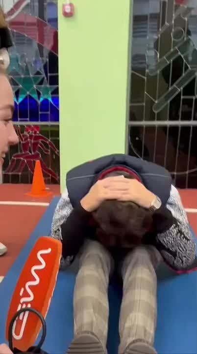 #КадрДня. 48 раз!. Пресс у нашего оператора Геннадия Воробьёва что надо