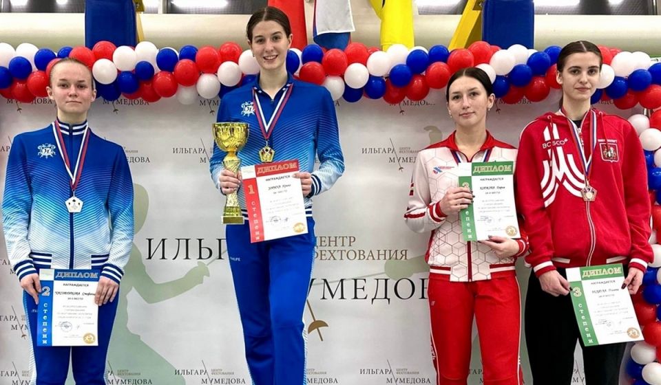 Курская рапиристка Дарья Коржова завоевала бронзу на всероссийском турнире