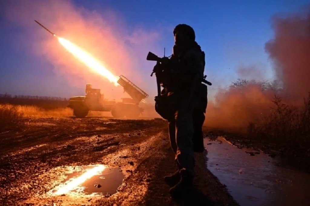 Возмездие палачам. Бойцы крошат 95-ю бригаду ВСУ, убивавшую мирных у Курска