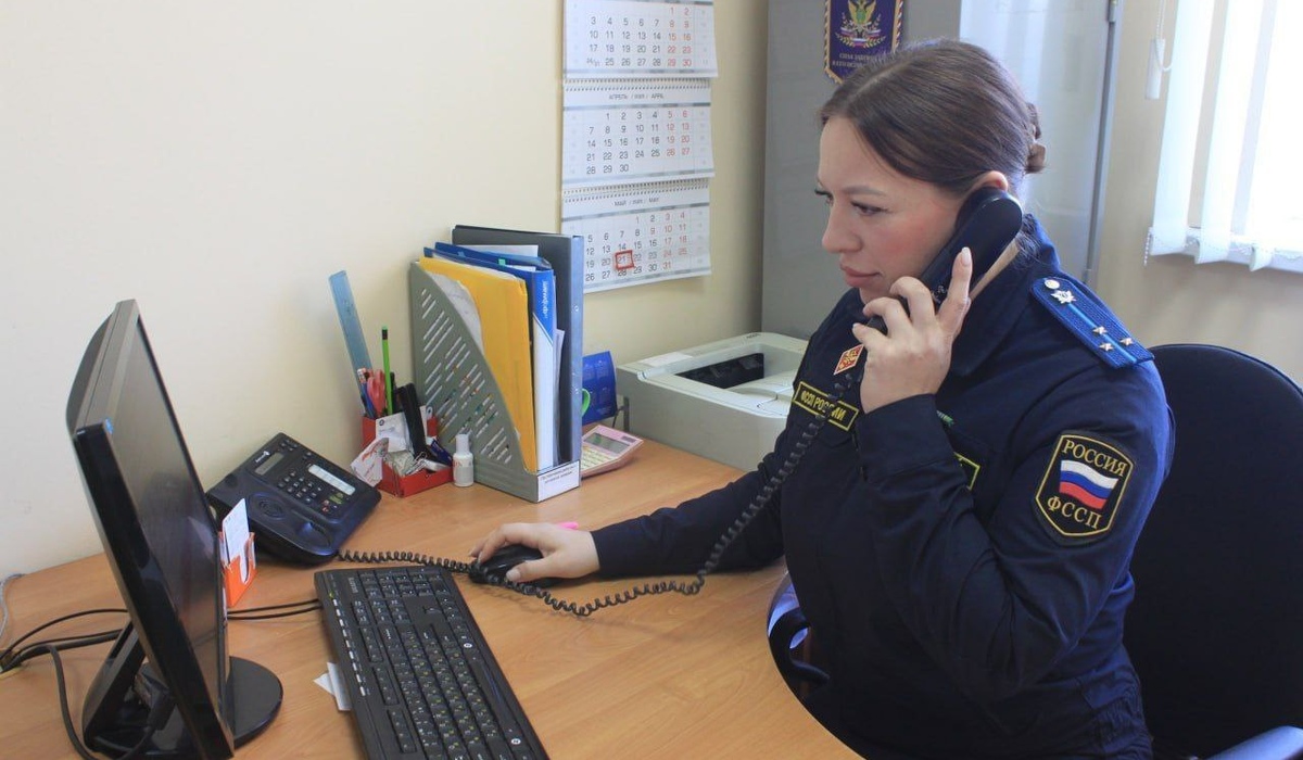 В Курской области приставы организуют горячую линию по вопросам прав детей