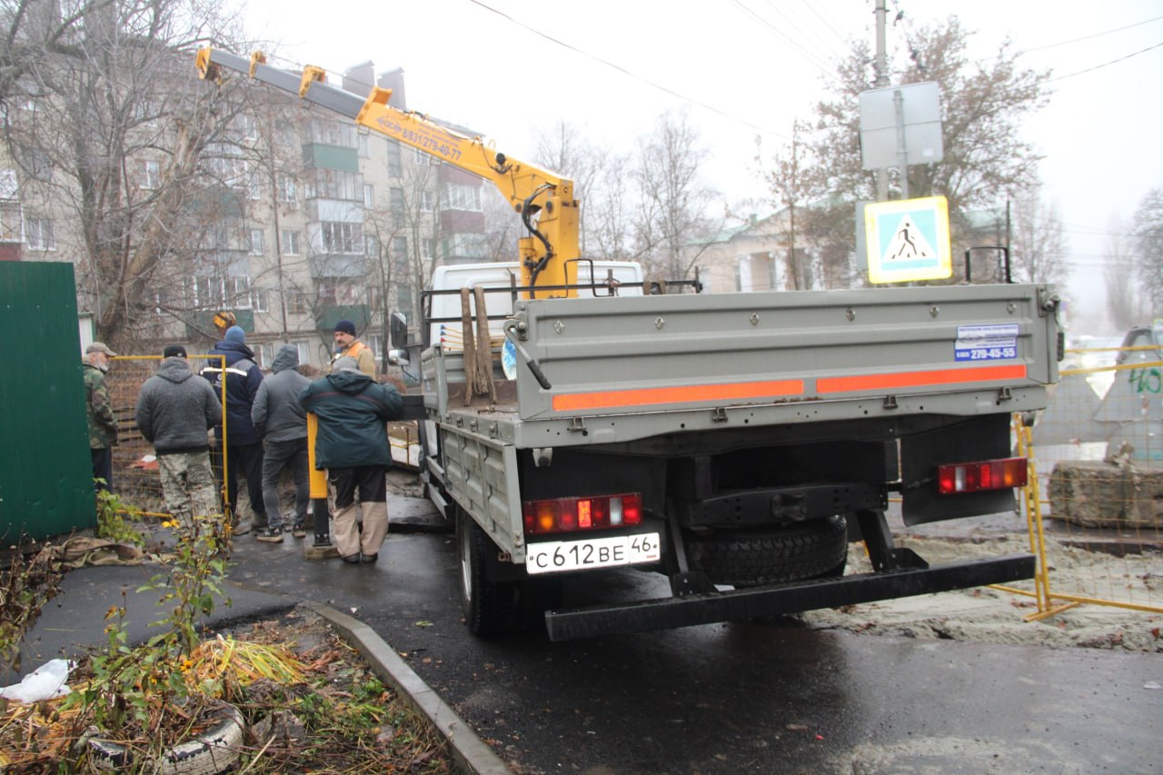 В Курске специалисты «РИР Энерго» помогли обжившимся в теплосетевом канале котятам