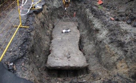 Курские теплоэнергетики спасли котенка из теплосетевого канала