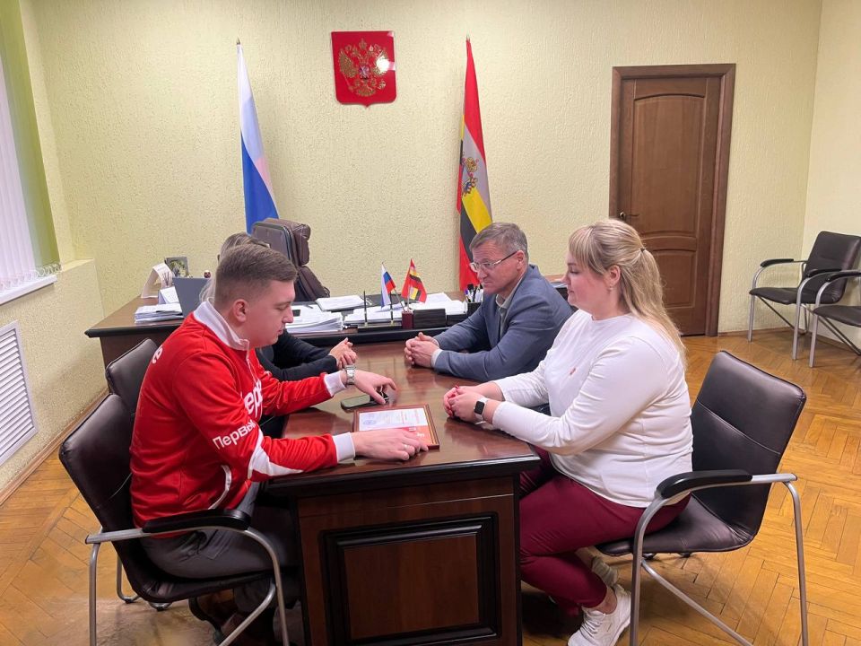 Александр Булгаков: В администрации Тимского района состоялся визит дружбы
