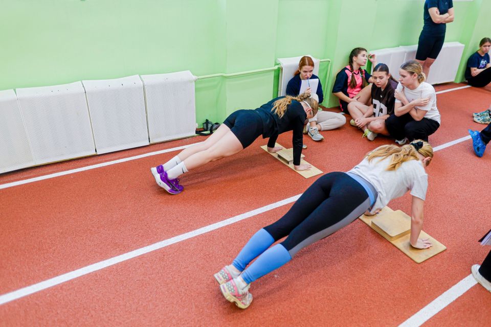 ФЕСТИВАЛЬ ГТО. На стадионе «Трудовые резервы» прошел фестиваль Всероссийского физкультурно-спортивного комплекса «Готов к труду и обороне» среди школьников