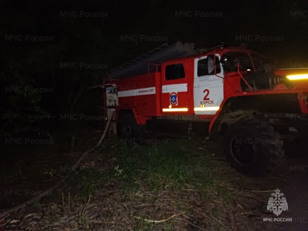 В центре Курска загорелся автомобиль