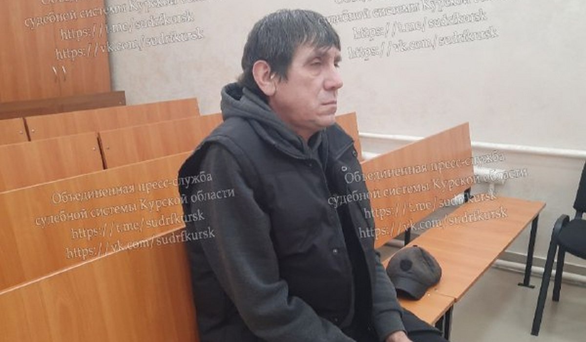 Курянин получил срок за кражу телефона и карты у нетрезвого