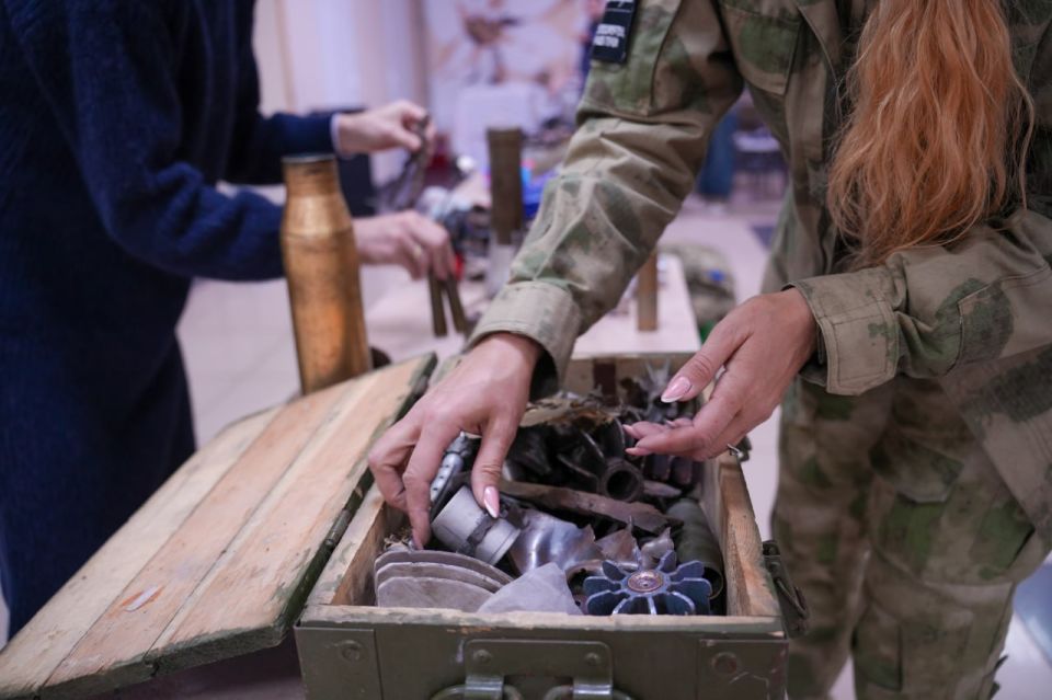 Медицинские дневники, снаряжение НАТО, американские винтовки, польские автомобильные номера, колумбийские кепки, болгарские гранатометы и другие находки в курском приграничье стали экспонатами музея курских таможенников