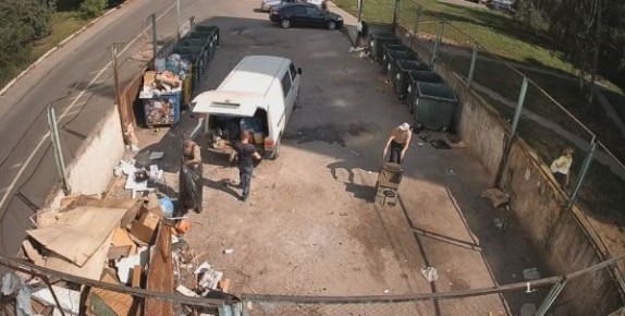 Жителей Курска штрафуют за выгрузку на контейнерные площадки строительных и растительных отходов