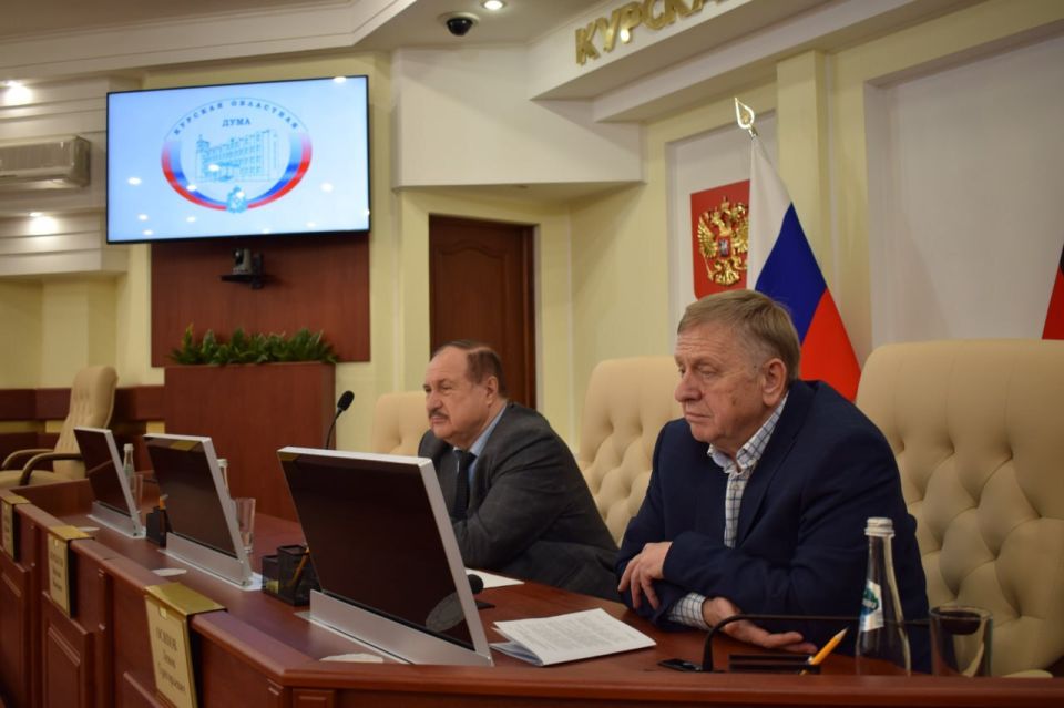 Участник проекта «Курск. Герои!» Сергей Стрекалов посетил заседание профильного комитета в Курской областной Думе
