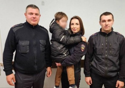 В Курске полицейские вынесли из горящей квартиры 6-летнего ребенка
