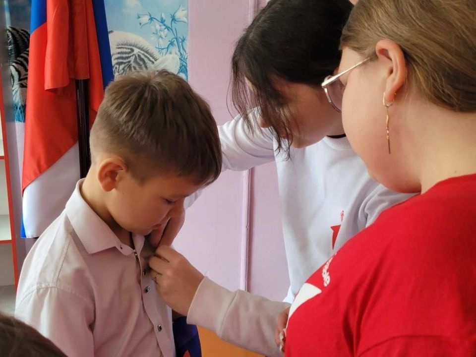 В Ольховатской школе произошло важное событие — посвящение первоклассников в ряды «Орлят»