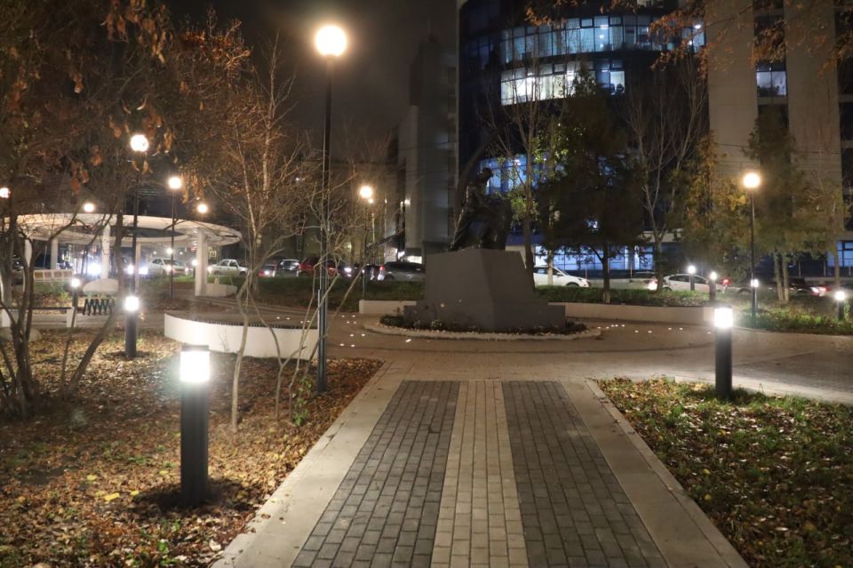 Желаем всем доброй ночи. Фото: Александр Баламутов