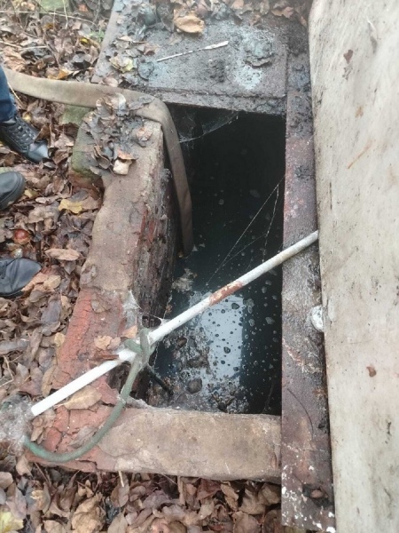 В Курске жители сбрасывают жидкие отходы в Ровец