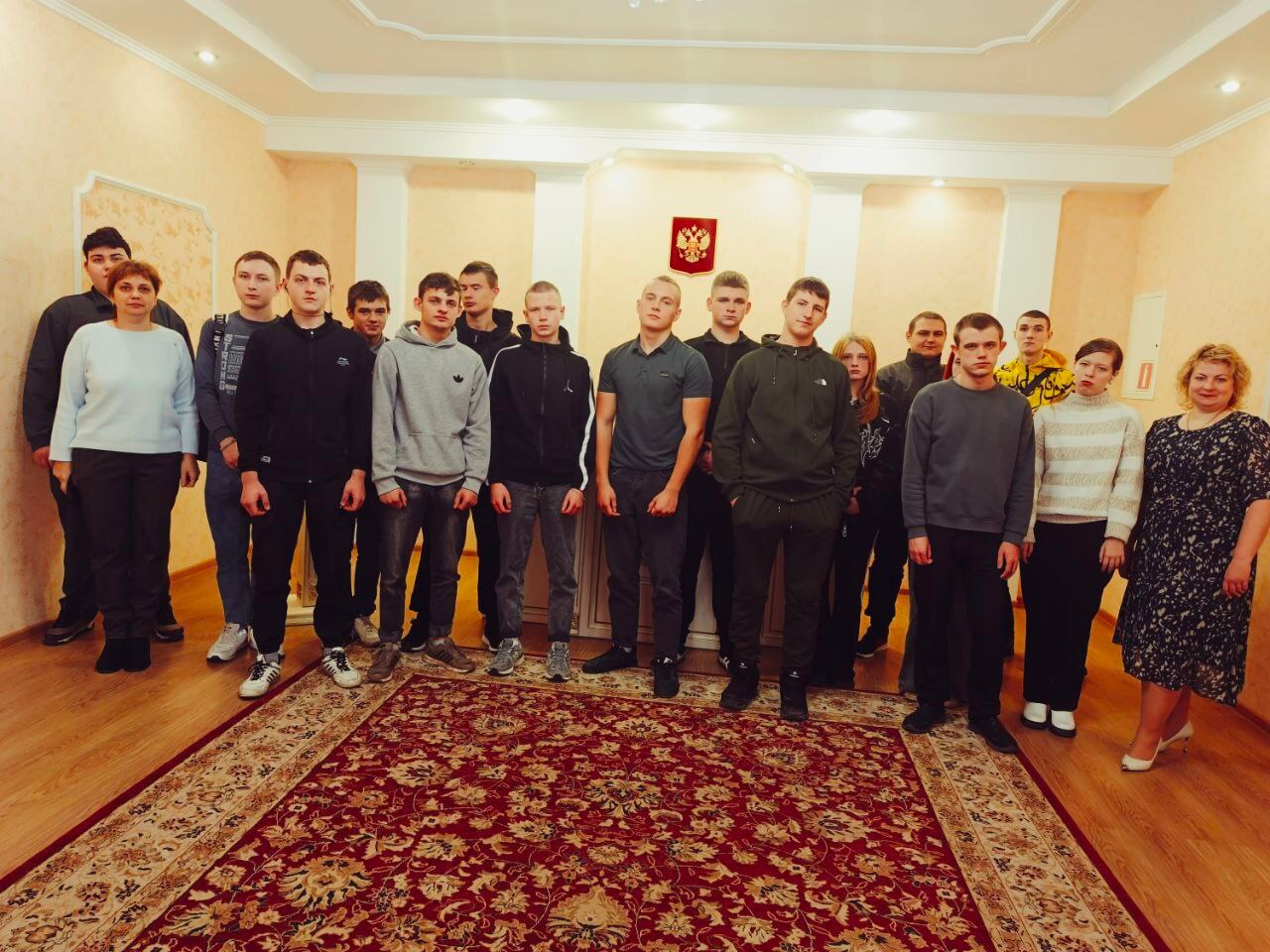 19 ноября 2025 года, в День оказания правовой помощи детям, начальник отдела ЗАГС Администрации Фатежского района Курской области Юлия Александровна провела встречу со студентами Дмитриевского агротехнологического колледжа...