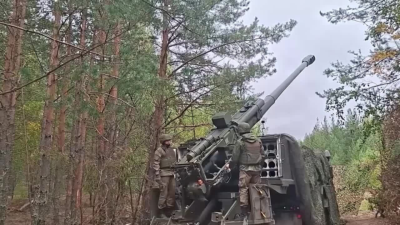 Виктор Кожухов: Уважаемые военнослужащие и ветераны ракетных войск и артиллерии! Поздравляю вас с профессиональным праздником!