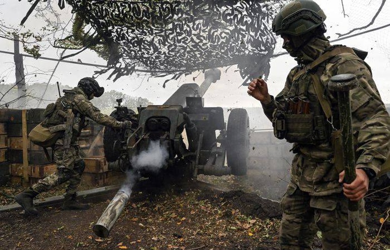 Александр Хинштейн поздравил военных с Днем ракетных войск и артиллерии