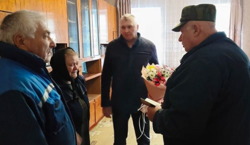 В Курской области родителям погибшего в СВО бойца вручили Орден Мужества