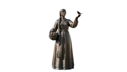 Варианты скульптуры «Куряночки» расширили