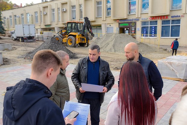 Хинштейн раскритиковал памятник Куряночке и объявил голосование