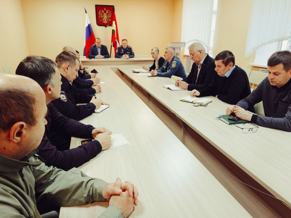  :         ,         ,       ...