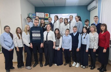 В детской модельной библиотеке-филиале № 1 им. Е.А. Благининой для учеников школы № 15 прошел информационный час «Старт в страну прав» в рамках правовой акции «Право. Дети»