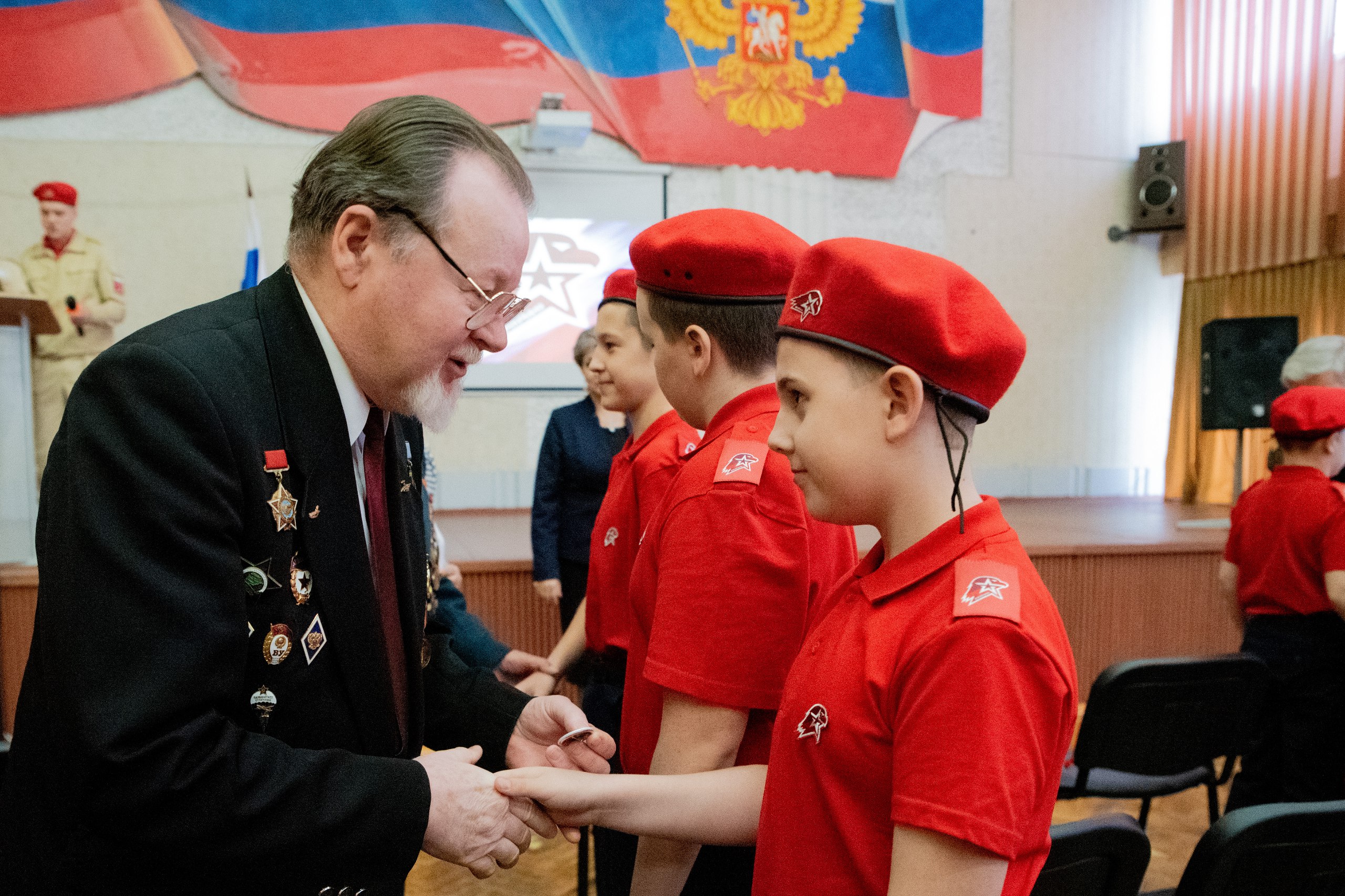 Юнармейский отряд 50-й школы Курска принял в свои ряды пятиклассников