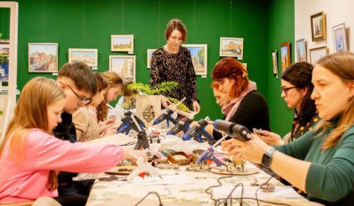 В Курске прошел мастер-класс по экоарту в честь Всемирного дня вторичной переработки