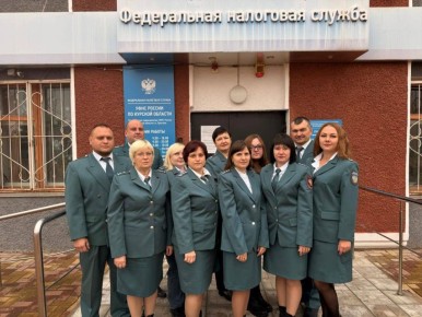 Виктор Петров: Уважаемые сотрудники Обособленного подразделения УФНС России по Курской области поселка Пристень!