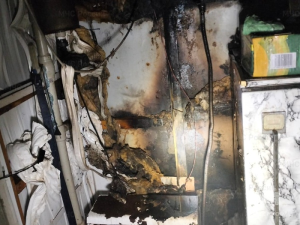 В Курской области произошел пожар в магазине из-за холодильника