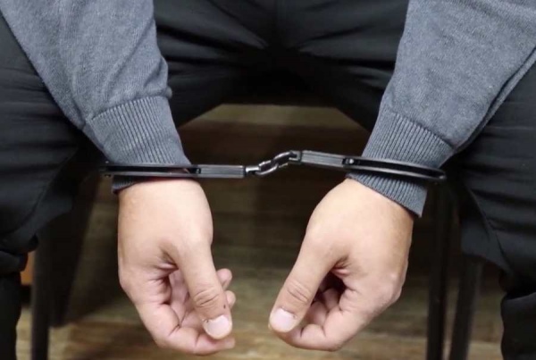 Курянин дважды пытался задушить знакомую