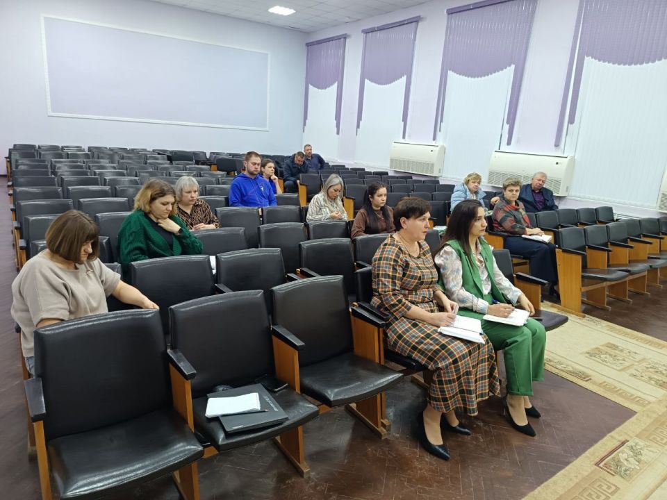 Олег Быковский: Сегодня, 24 ноября 2025 года, состоялось плановое совещание с руководителями подразделений администрации Октябрьского района