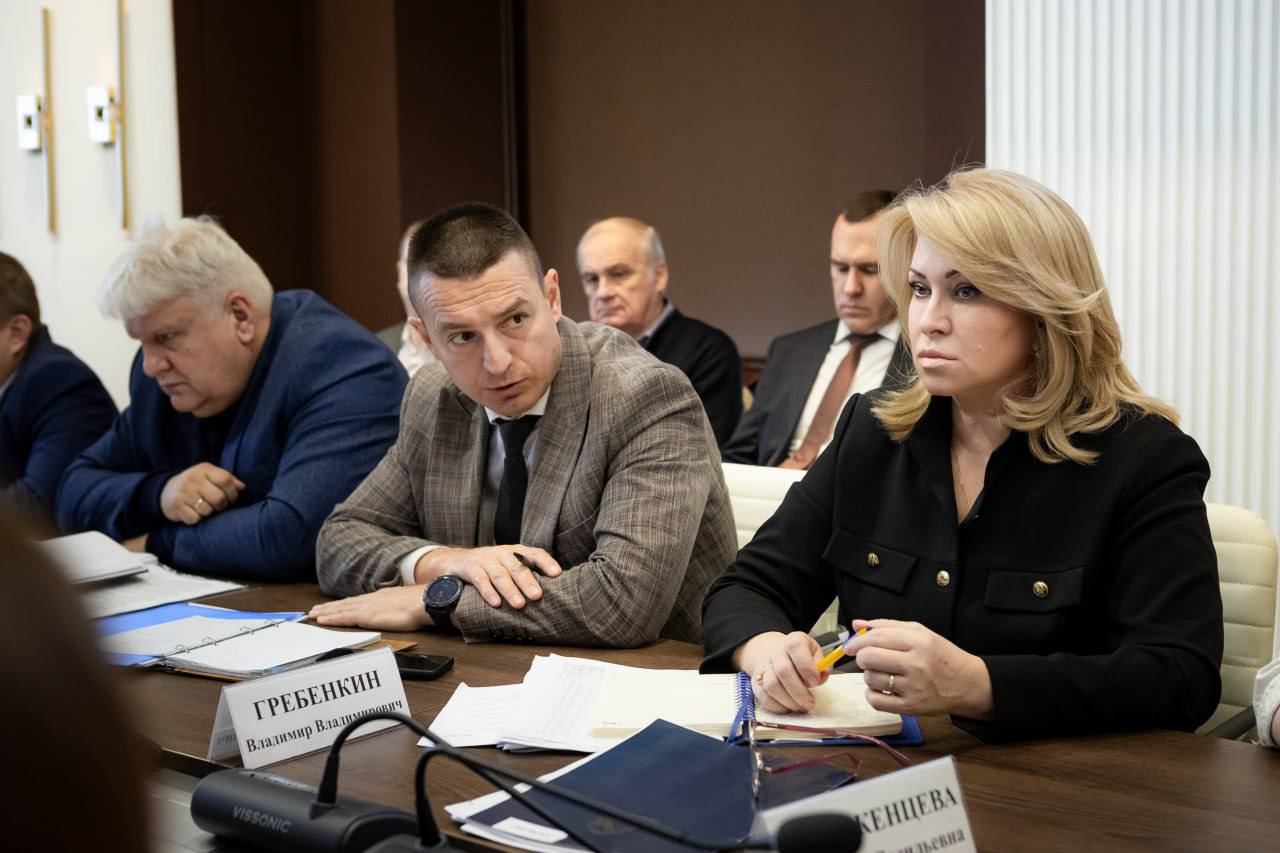 В Курске выясняют причины неработающих фонарей в Железнодорожном парке