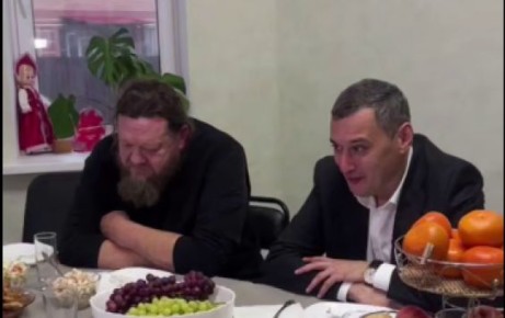 Губернатор поздравил с новосельем семью героя-священника из Суджи