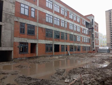 Школа на Плевицкой, рассчитанная на 1600 учеников, готова на 40%