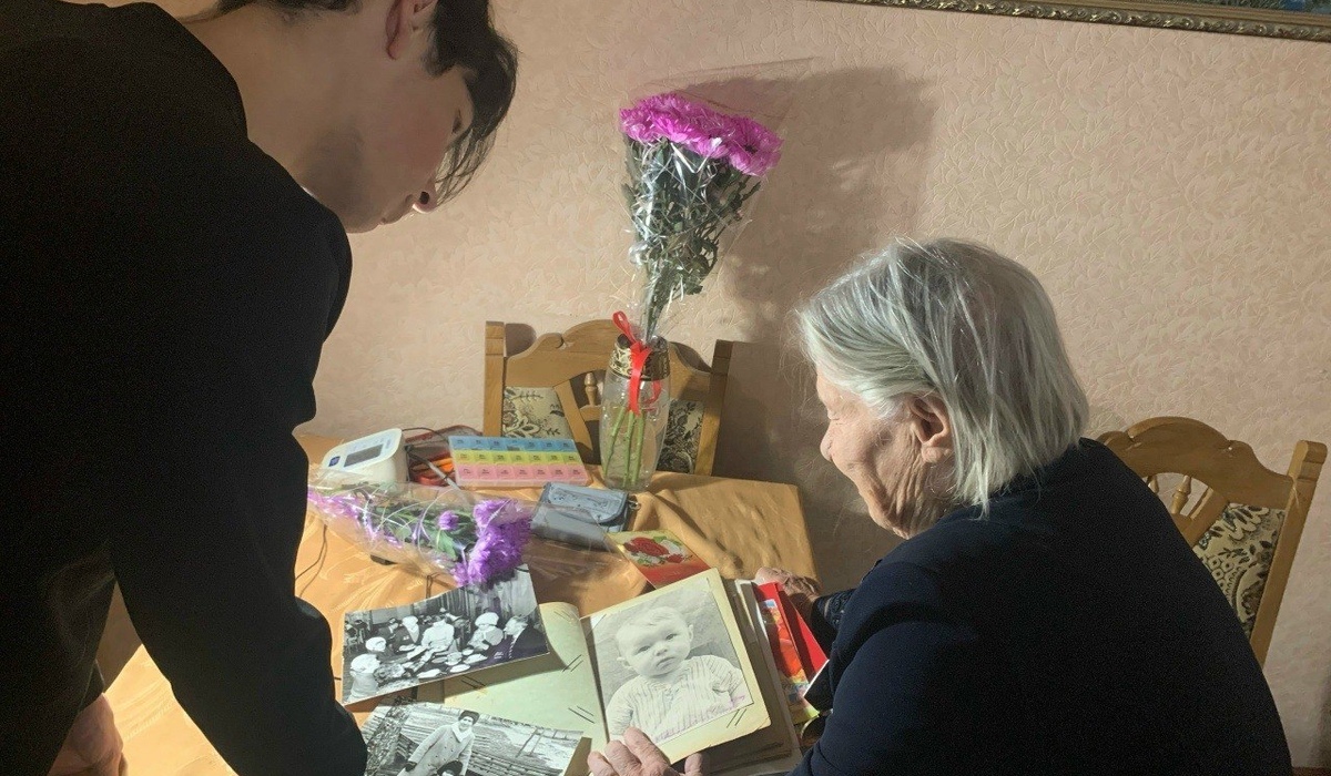 В Курске ветерана труда Надежду Сидоркину поздравили с 99-летием