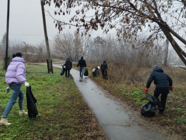 В округах Курска продолжаются субботники