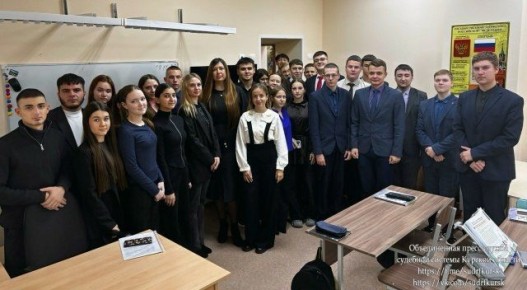 В рамках Всероссийского Дня правовой помощи детям, который ежегодно отмечается 20 ноября, сотрудники Октябрьского районного суда посетили учащихся 11 класса Ленинской средней общеобразовательной школы