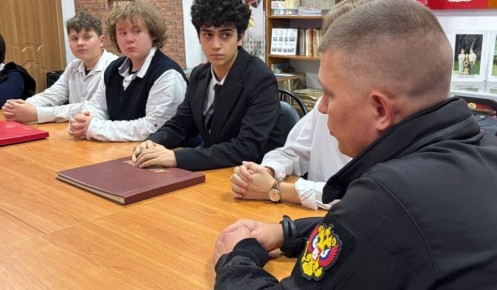 В Курске старшеклассники школы №39 пообщались с участником СВО