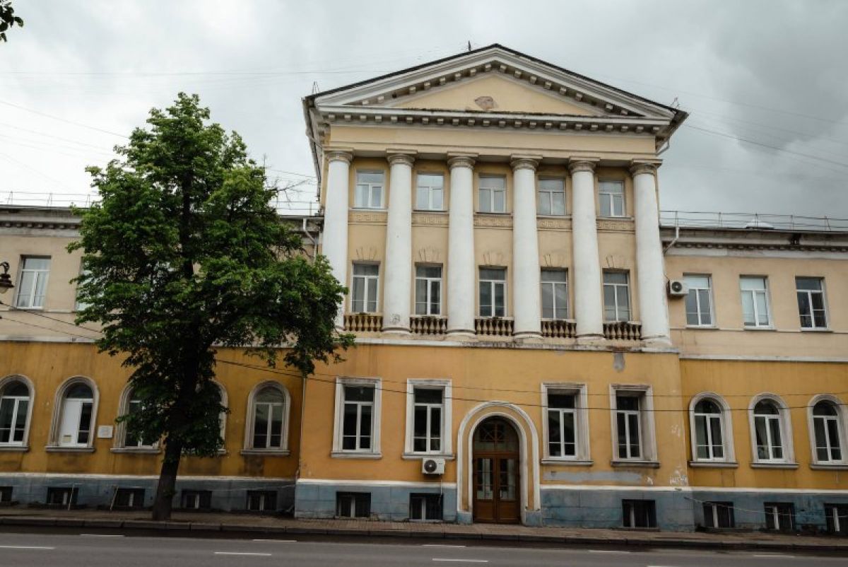 Республика Сербия поможет сделать ремонт в роддоме на улице Ленина