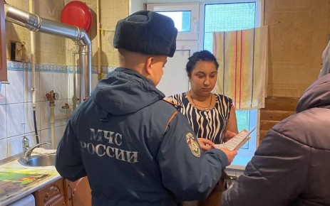 В Курске специалисты посетили 15 неблагополучных семей